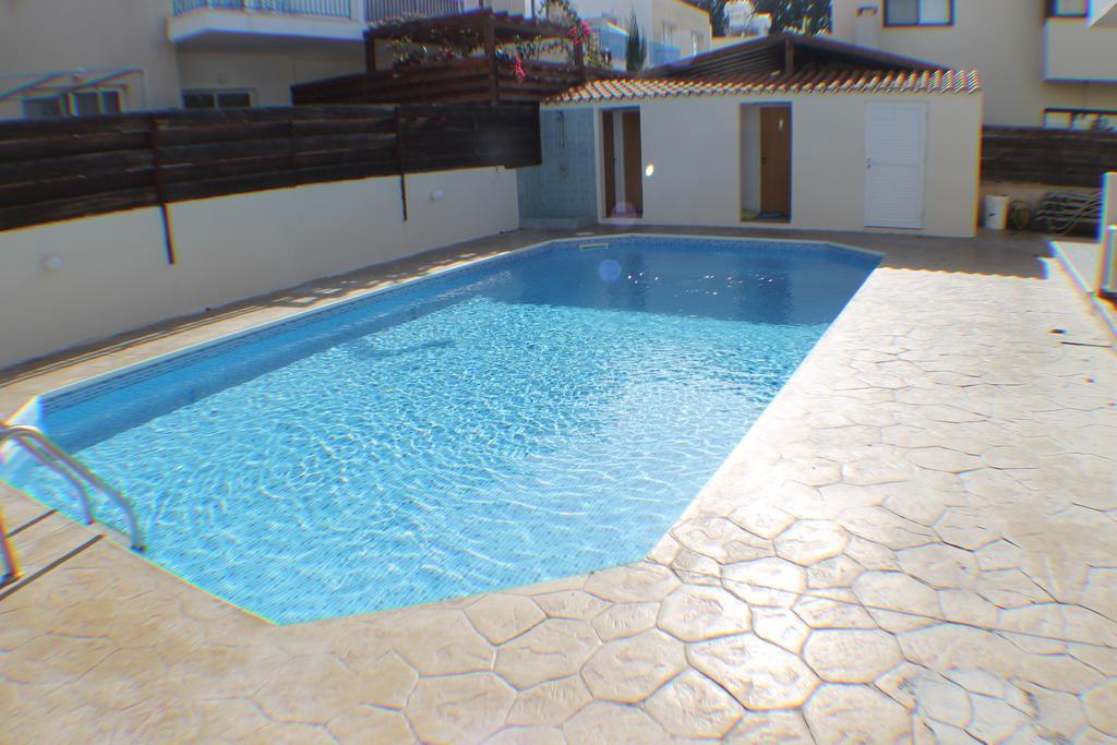 Diana Townhouse 2 *
